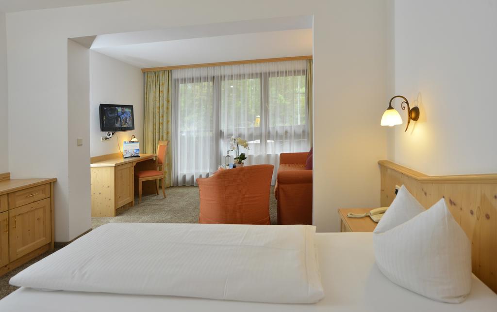Hotel Diana Seefeld in Tirol Room photo